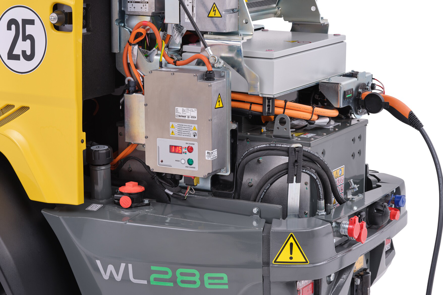Wacker Neuson wheel loader WL28e battery, studio